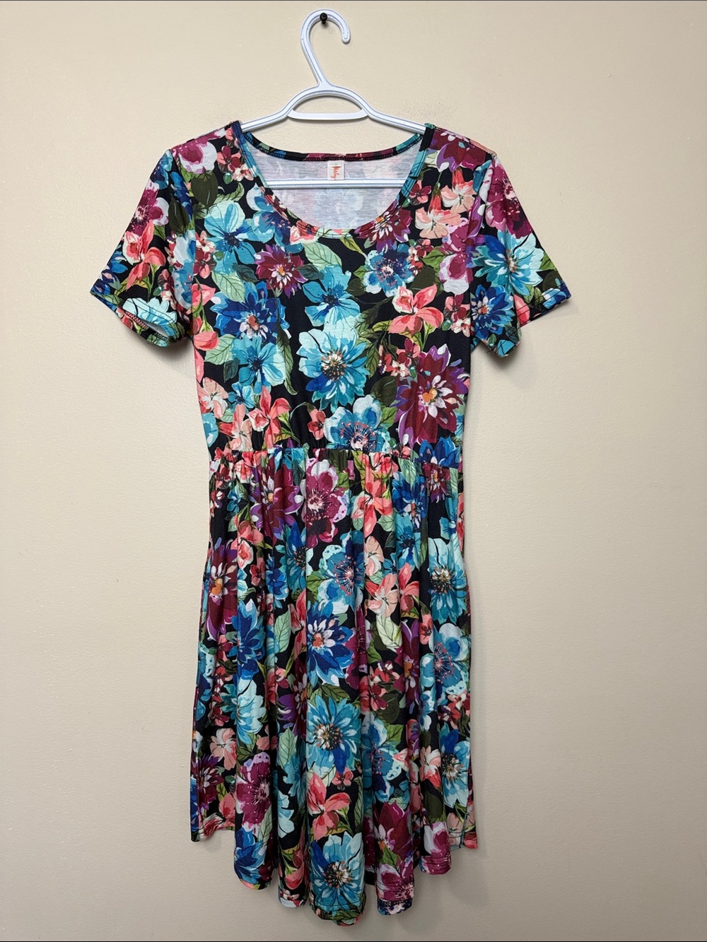 Shirley and Stone Floral Scoop Neck Short Sleeve Dress in Multi-Color size S
